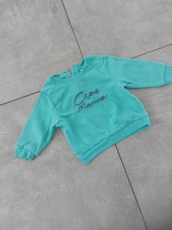 Pull bébé neuf tape à l'œil