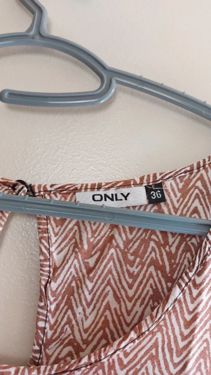 Blouse ONLY taille 36 - photo numéro 3