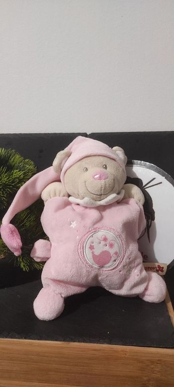 Doudou coussin semi plat ours rose Oiseau Nicotoy bonnet rond marron Étoile
