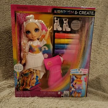 Poupée rainbow high airbrush create