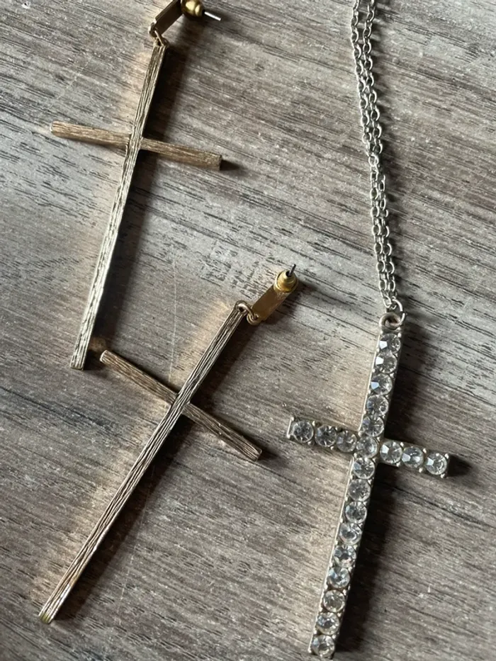 Grande boucles d’oreilles, croix Zara