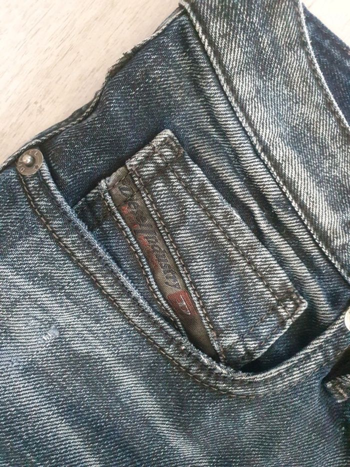 Jeans Diesel Droit NEUF - photo numéro 3