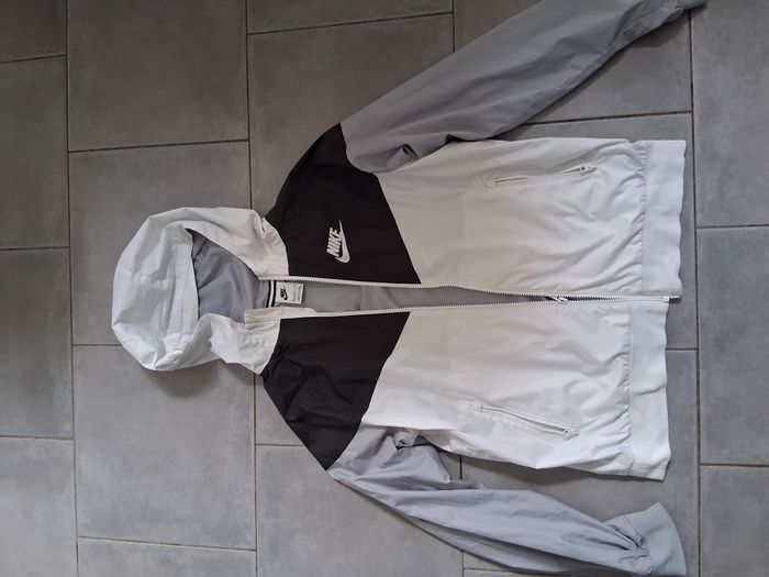 COUPE VENT NIKE