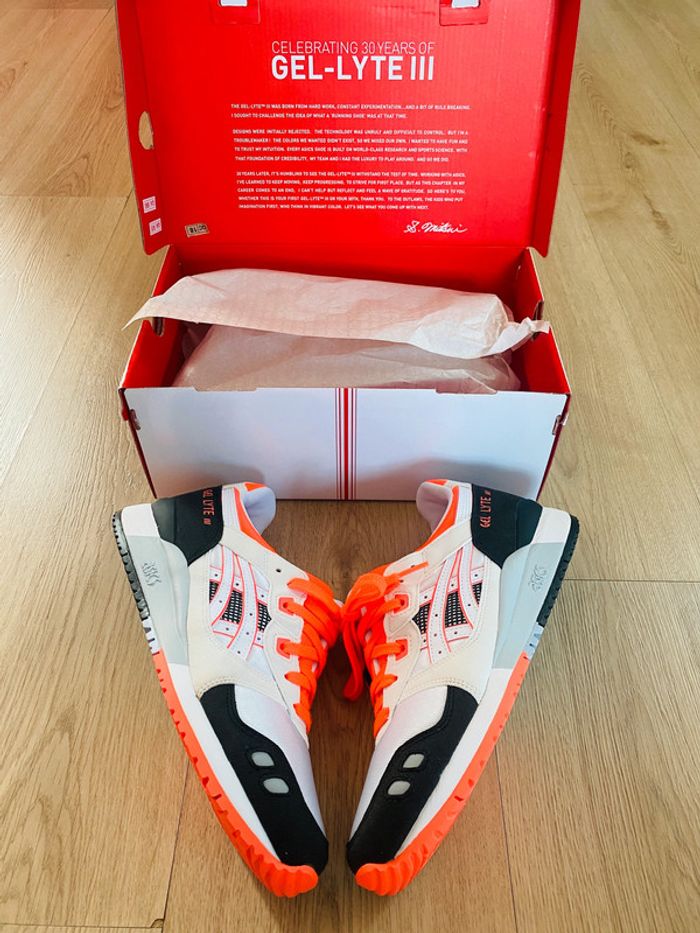 Asics- lyte 3 blanche/orange/noir neuve T.40 - photo numéro 2