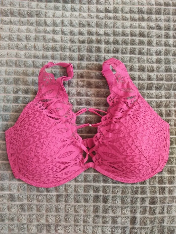 Soutien-gorge dentelle 85E Etam aubergine très bon état