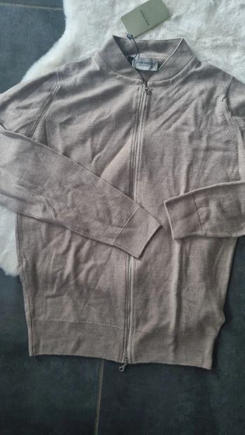 Gilet beige John Smedley M neuf avec étiquette 🏷 100 % mérinos - laine vierge