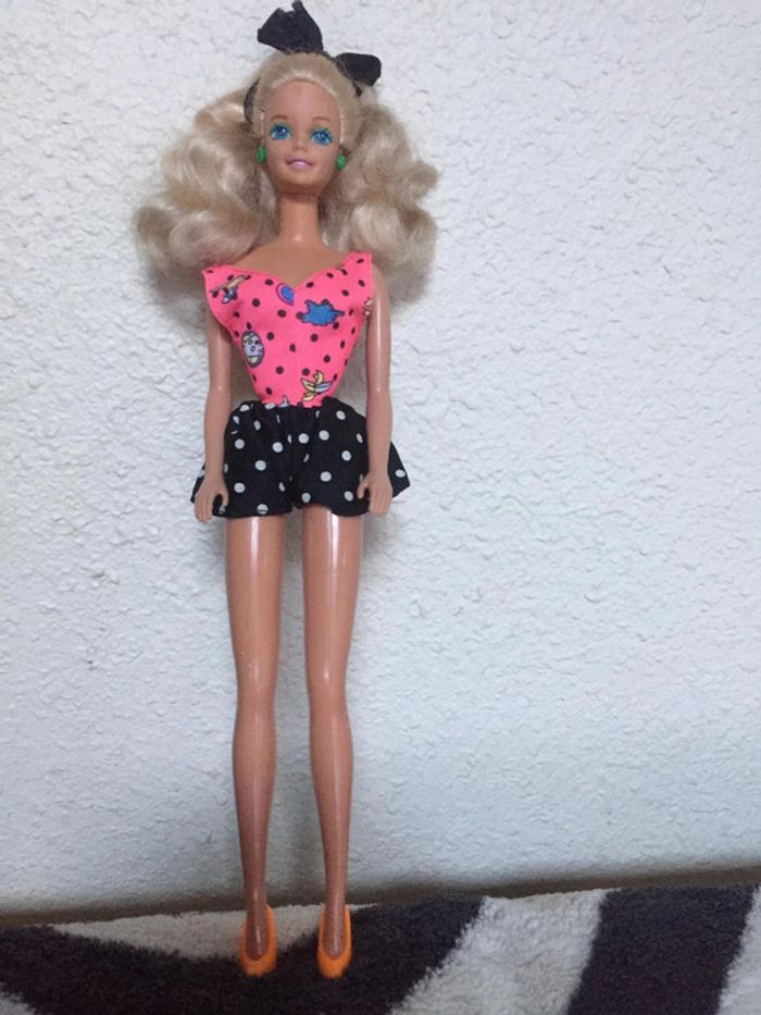 ancienne BARBIE blonde originale Capri collection 1990