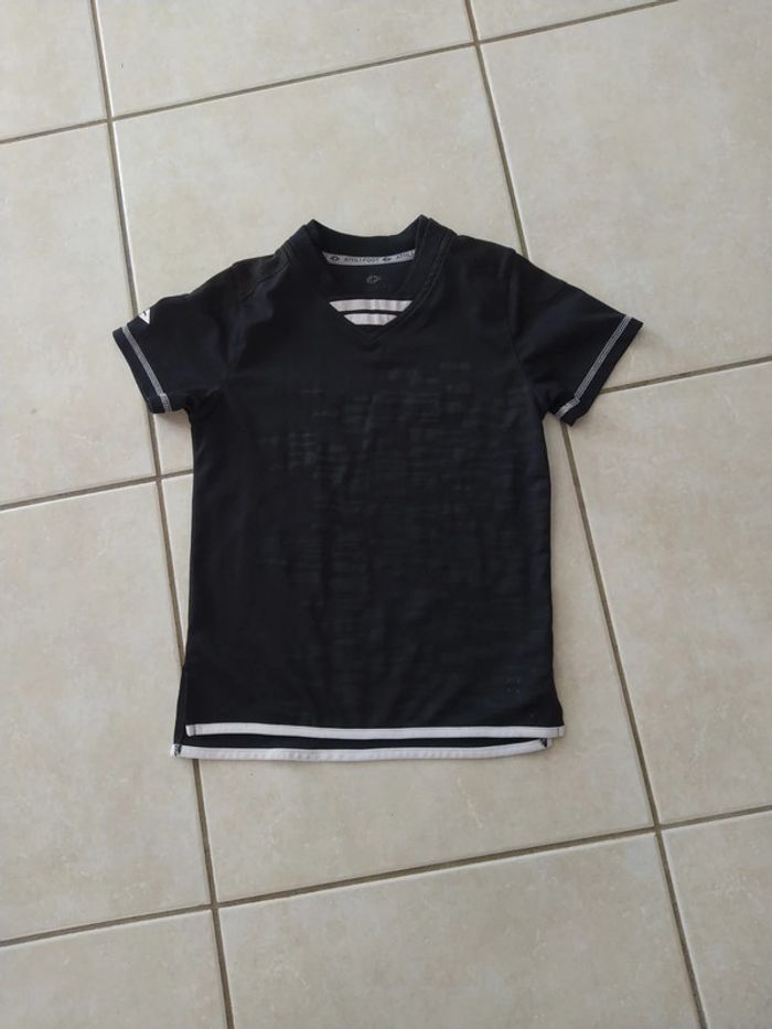 T-shirt foot