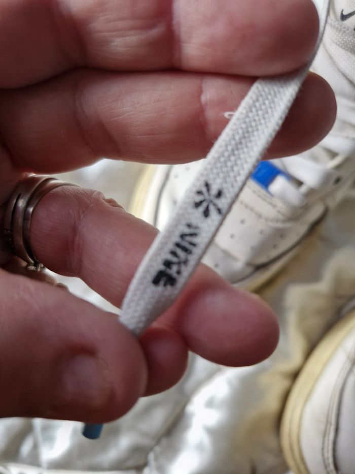 Très joloes basquets lacets nike - photo numéro 6