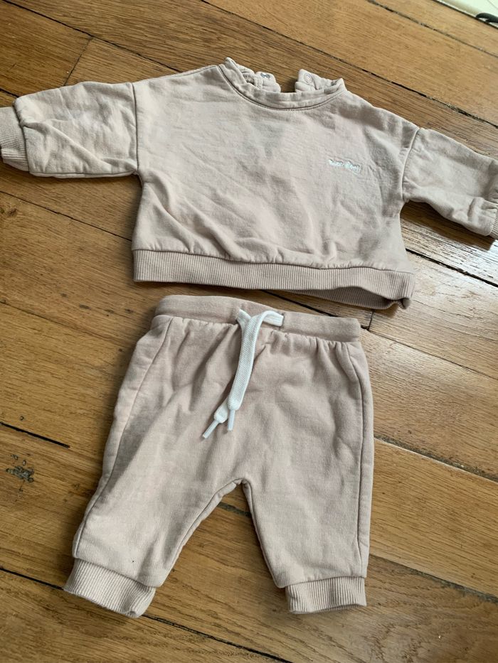 Ensemble Sweat Kiabi beige 1 mois