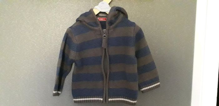 Gilet zippé à capuche 6 mois