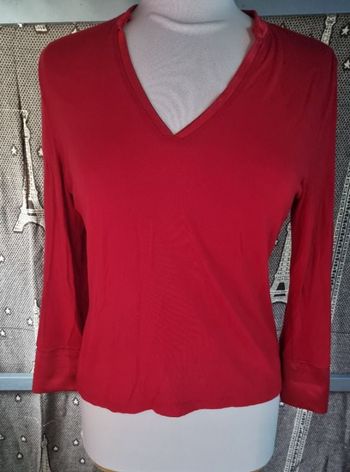 Pull col V rouge taille 38-40