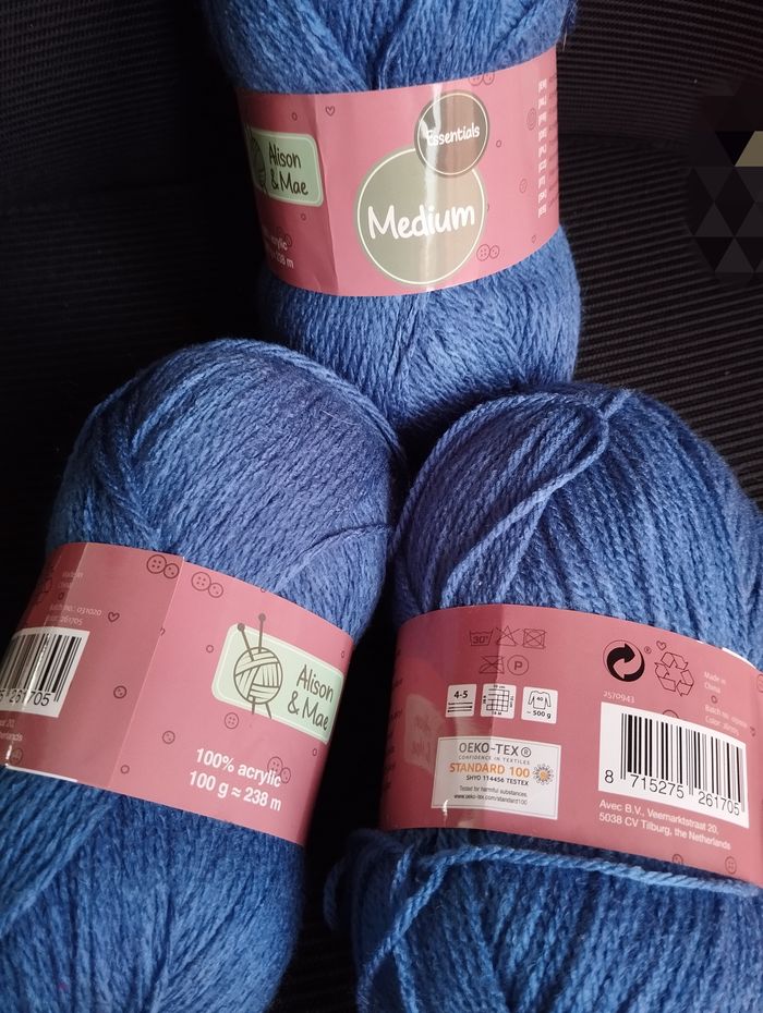 * Lot de 3 pelotes bleues Medium par Alison & Mae - photo numéro 2