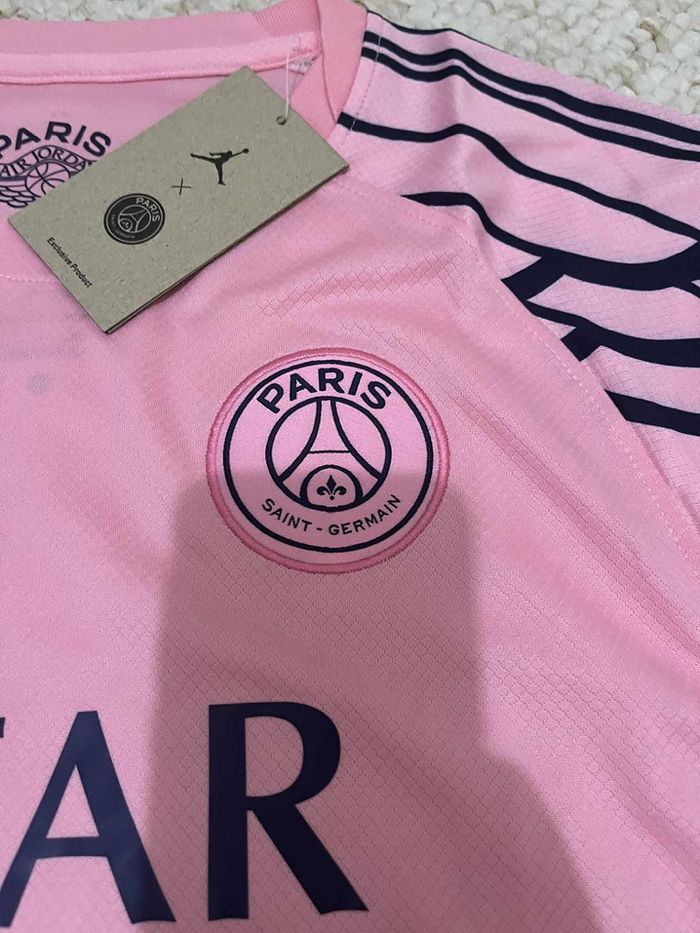Maillot de football PSG rose neuve taille M - photo numéro 4