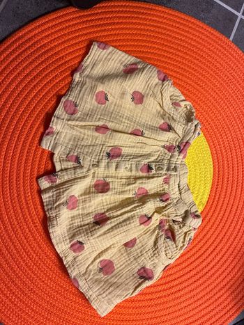 Jupe en gaze de coton kiabi 5 ans très bon état jaune taille ajustable