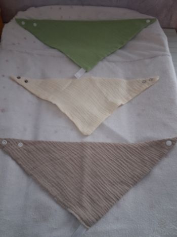 🚼3 bavoirs bandana Neuf gaze de coton