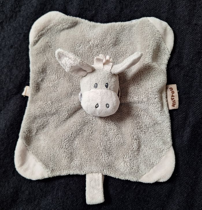 DOUDOU PLAT ANE CAPPUCCINO ATTACHE-TETINE ** NATTOU