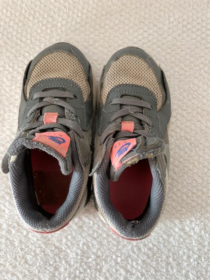 Baskets Nike Air fille grises et roses 26 - photo numéro 9