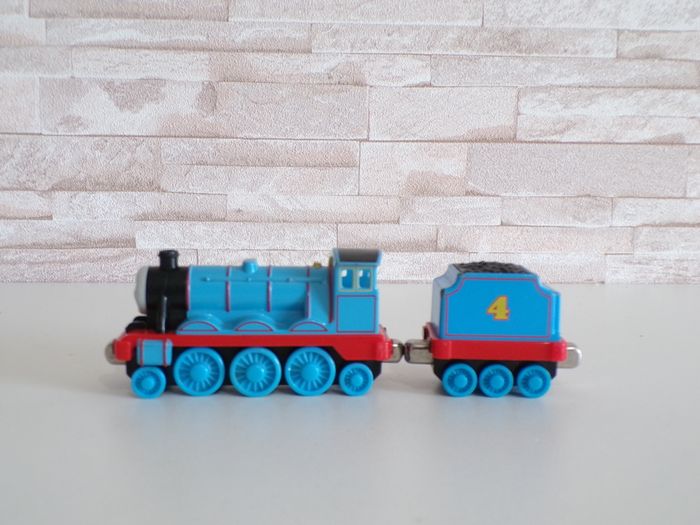Locomotive - Train - Thomas et ses amis - Gordon (J23) - photo numéro 2