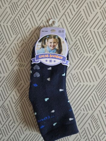 1 paire de chaussettes neuves antidérapante 24/27
