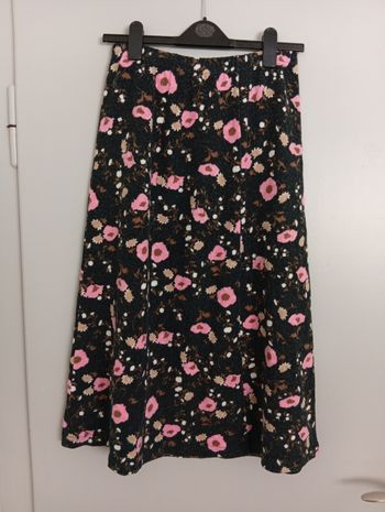 Jupe noire à fleurs roses t40/42
