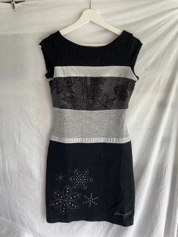 Robe xs desigual