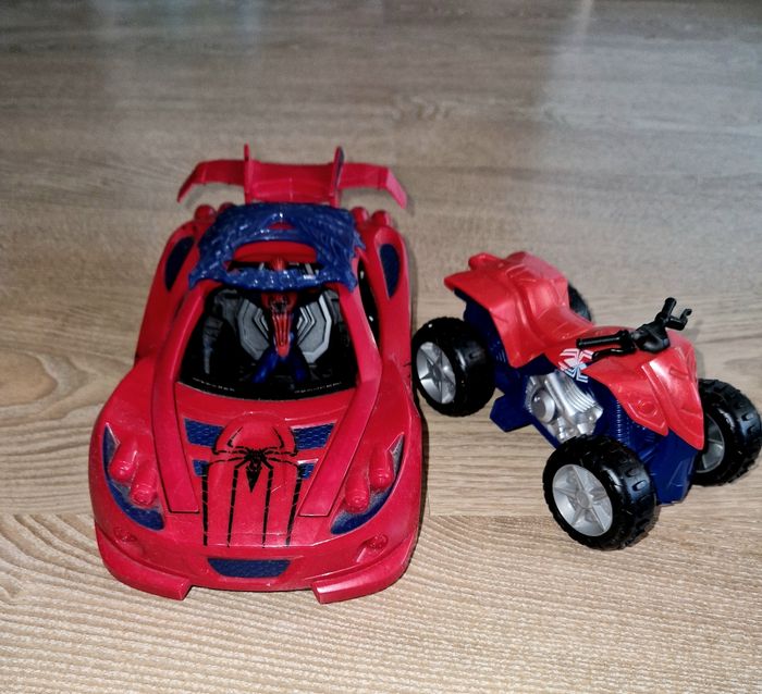 Voiture et quad spiderman comme neuf - photo numéro 2