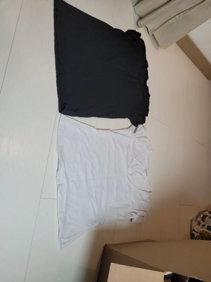 2 tee shirt