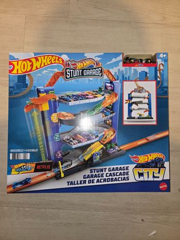 Garage cascade hot wheels neuf