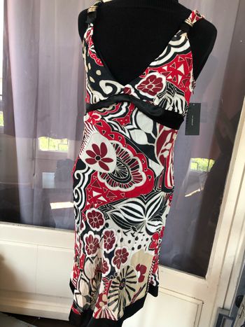 Robe neuve avec étiquette