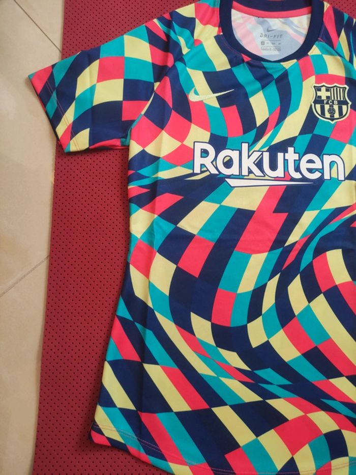 Maillot de foot FC Barcelone, Nike Authentique Officiel taille enfant fille 12/13 ans, Neuf - photo numéro 3