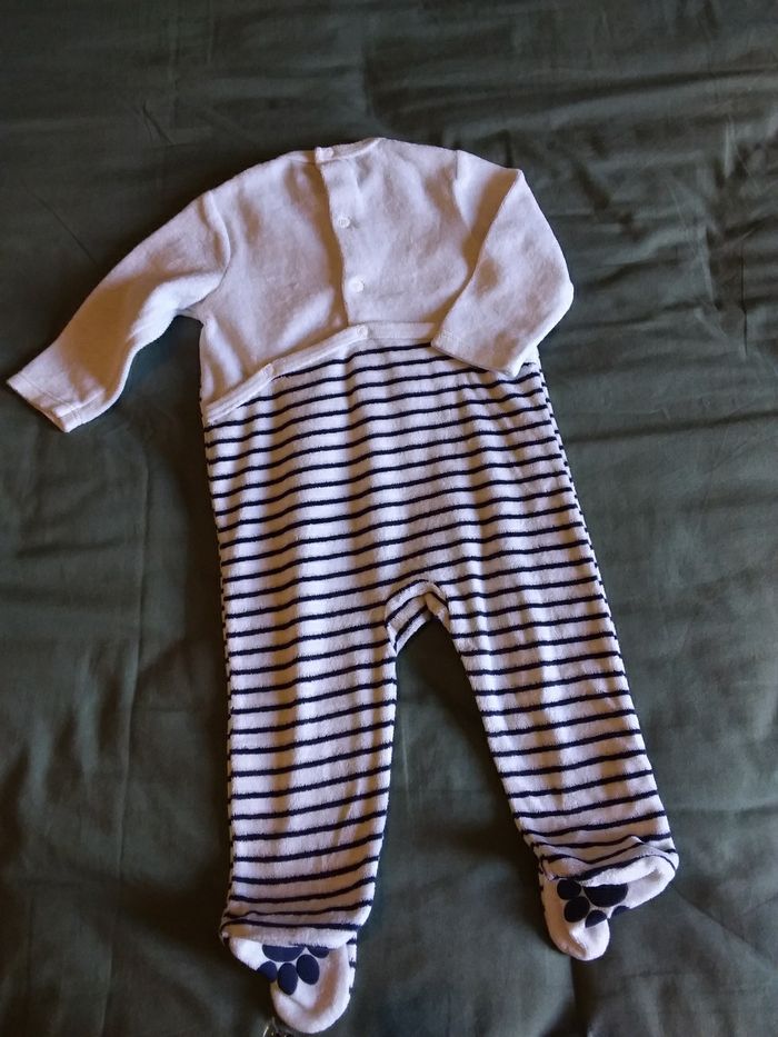 2 grenouillères  en taille 6 mois - photo numéro 7