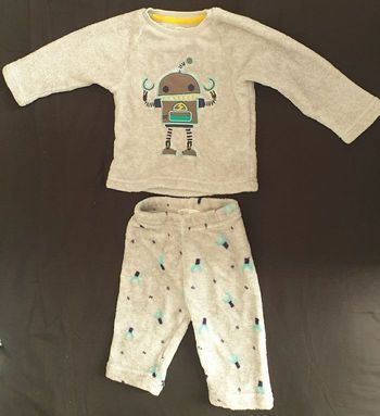 Pijama bébé 6-9 mois.