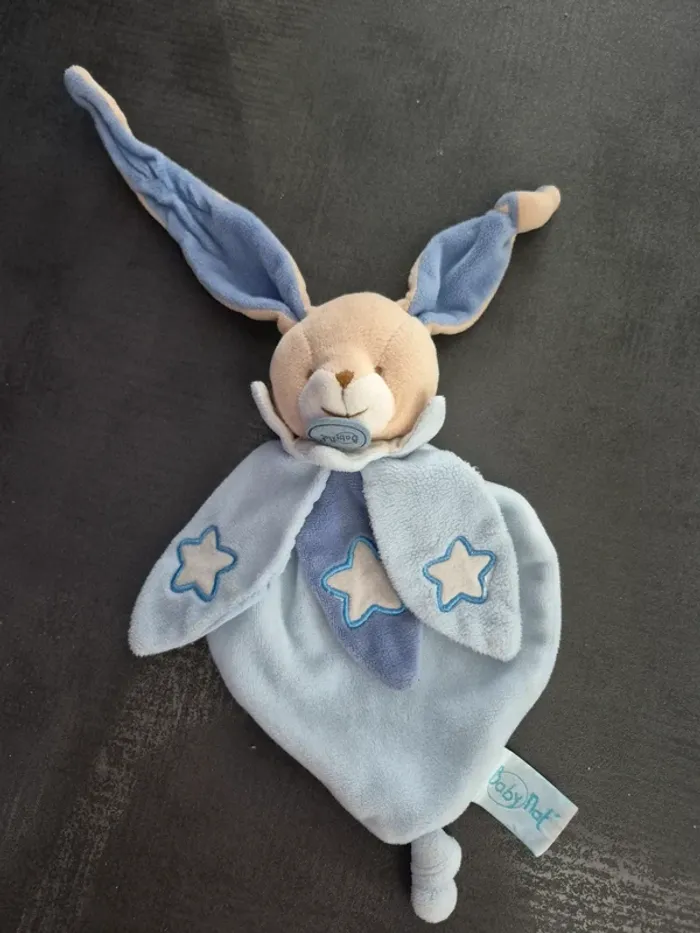 Doudou lapin bleu étoiles phosphorescentes