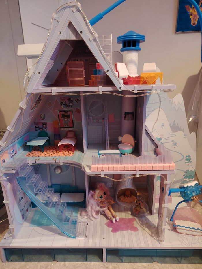 Maison poupée LOL