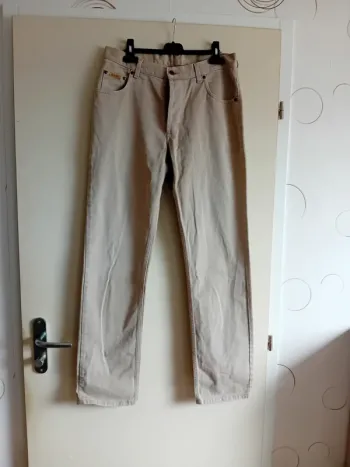 Jean à  boutons beige Maverick T44