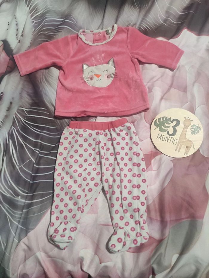 Pyjama d'hiver 2 pièces en velours. 3 mois
