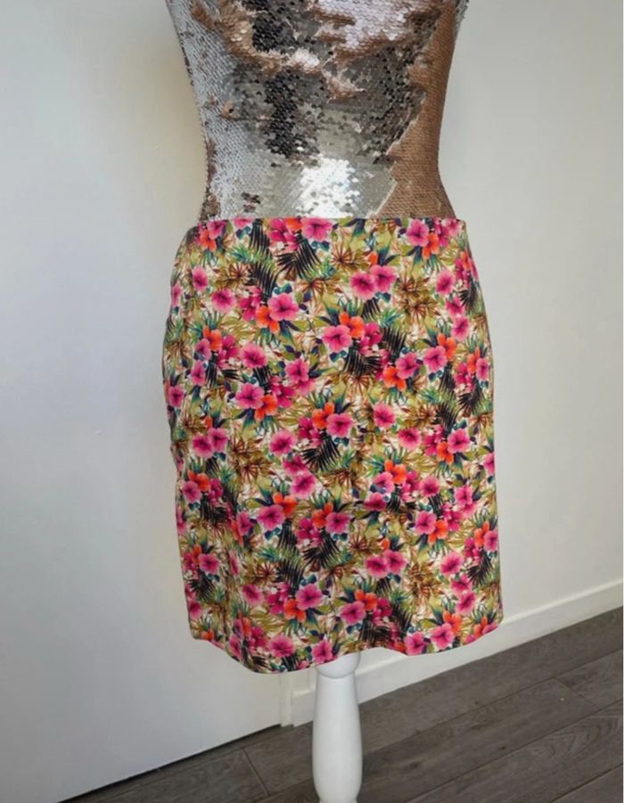 jupe naf naf 36 peu porté motifs fleurs tropicales - photo numéro 1