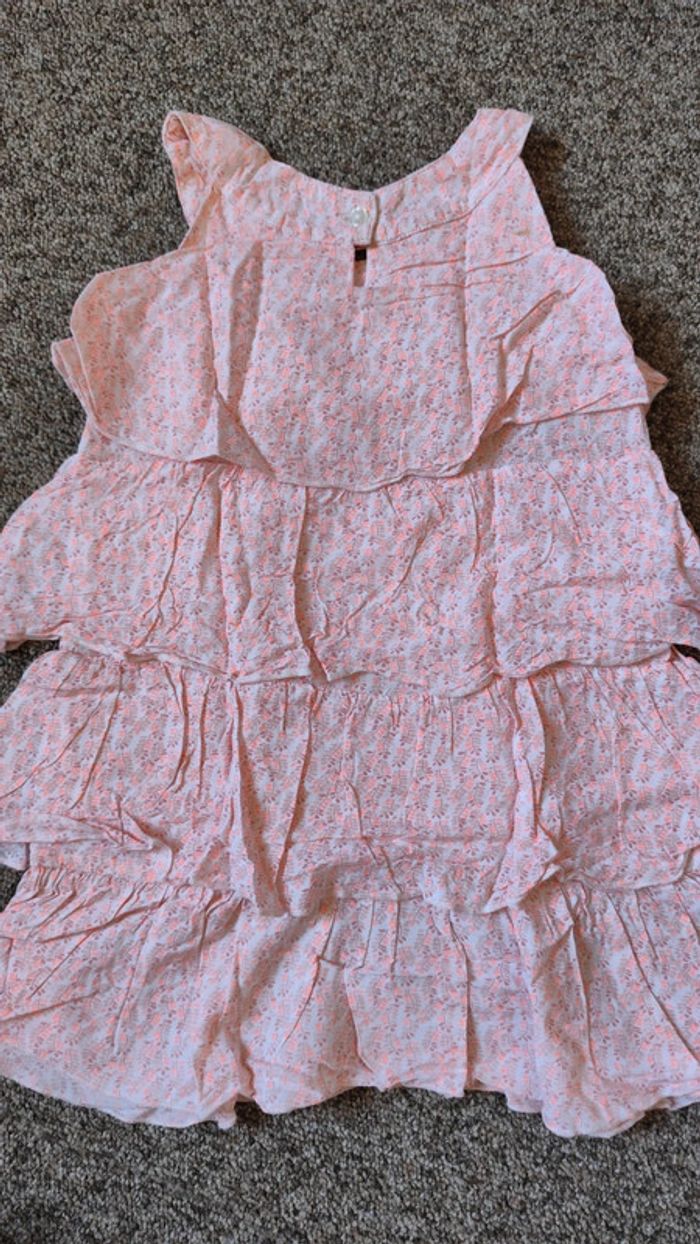 Joli robe à volants 5 ans - photo numéro 4