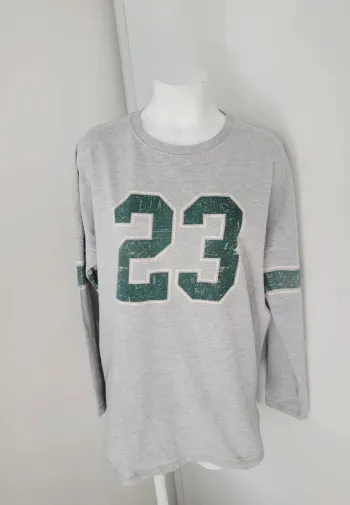 Joli pull Terranova taille L (38/40)