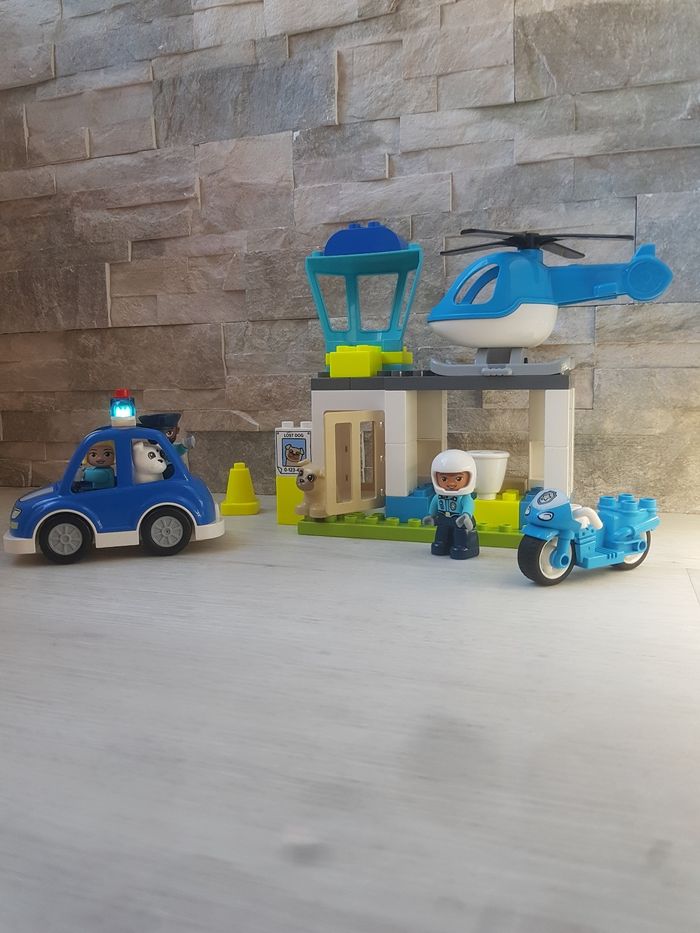 Lego Duplo le commissariat de  Police - photo numéro 3