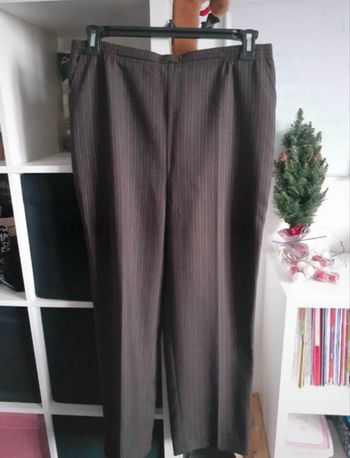 Pantalon marron à rayures