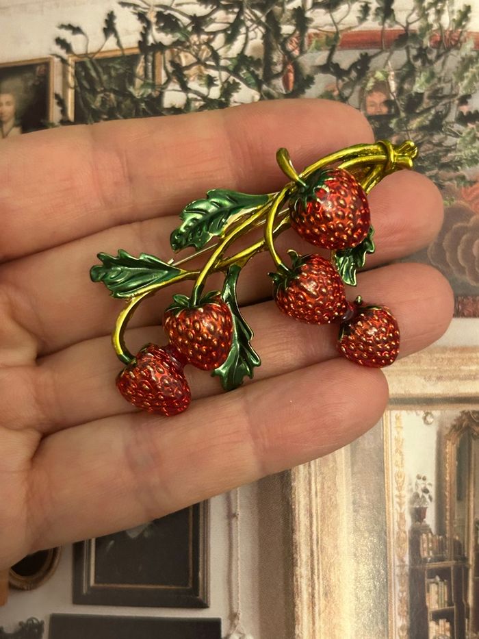 Ravissante Broche fraises - photo numéro 3
