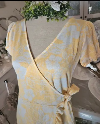 Robe porte feuille jaune et blanche Leftie Taille M