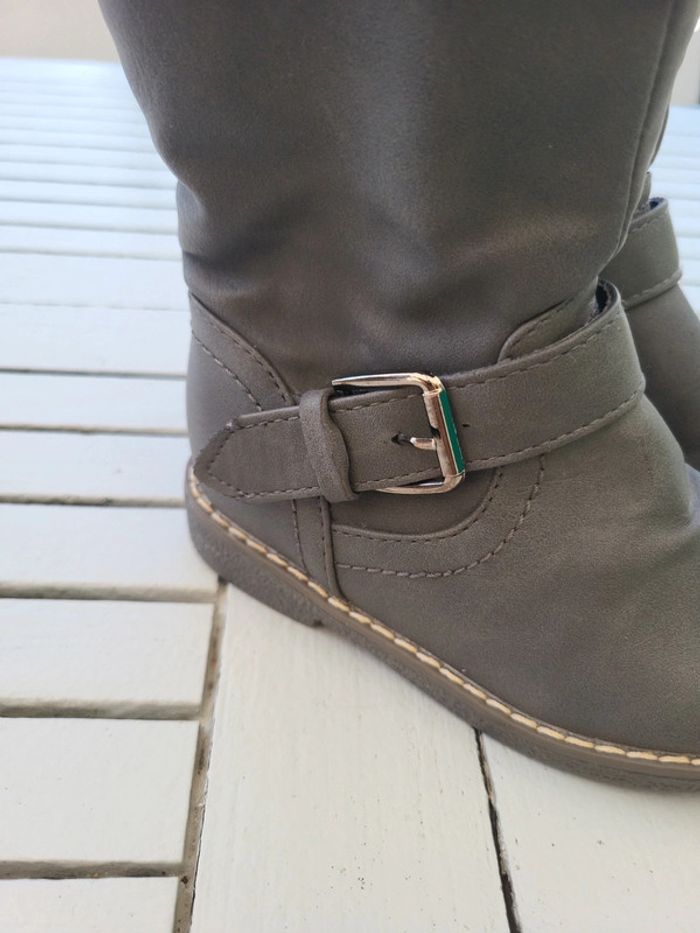 Bottes grise fourrées - photo numéro 2