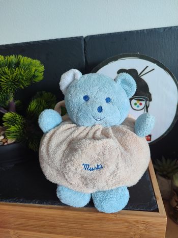 peluche Doudou ours boule Musti mustela écharpe bleu blanc beige marron poche