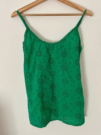 Top fines bretelles broderie anglaise
