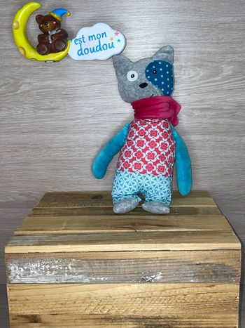 OCO02 doudou chat 🐱 on chuchote à mon oreille