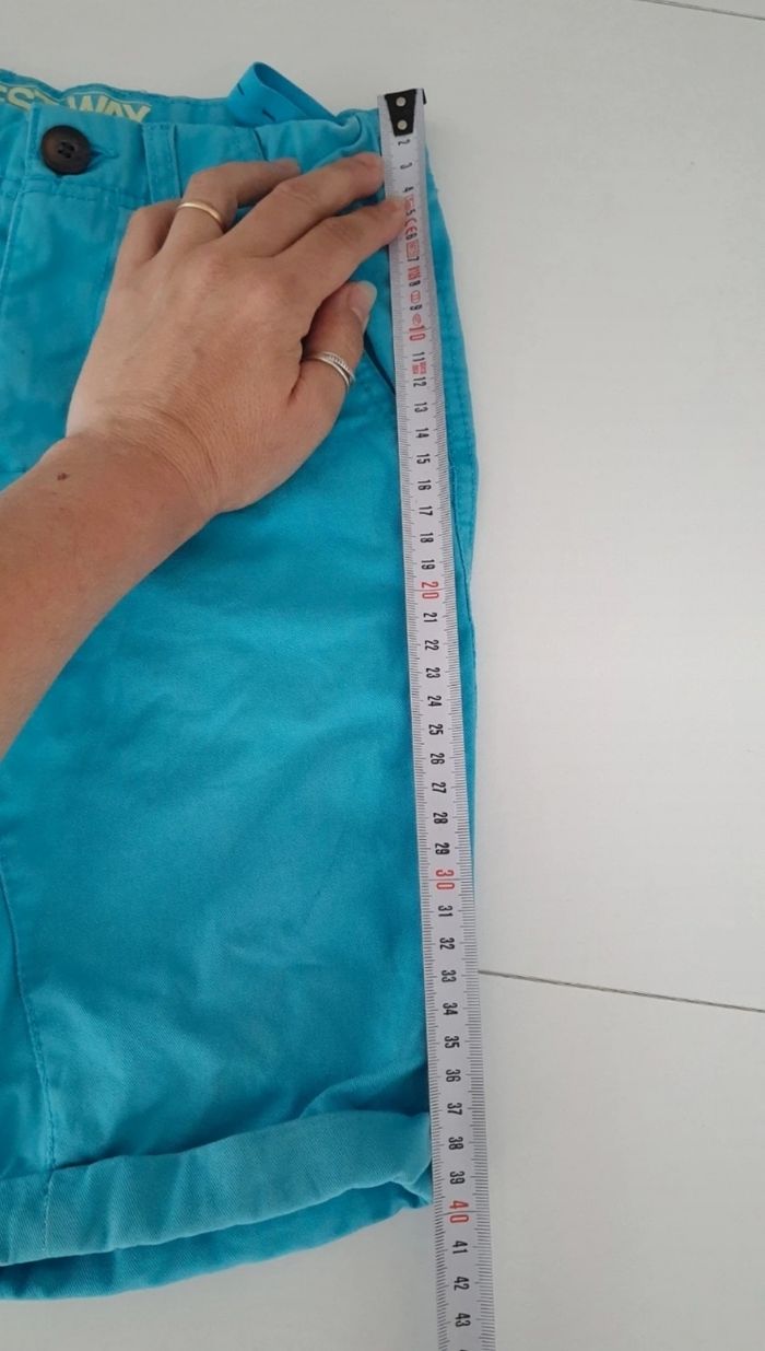 Short turquoise en 8 ans - photo numéro 2