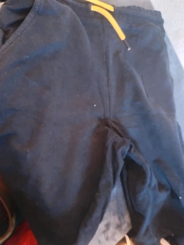 Lot vêtements garçons 8 ans + 1 jouet cadeau - photo numéro 6